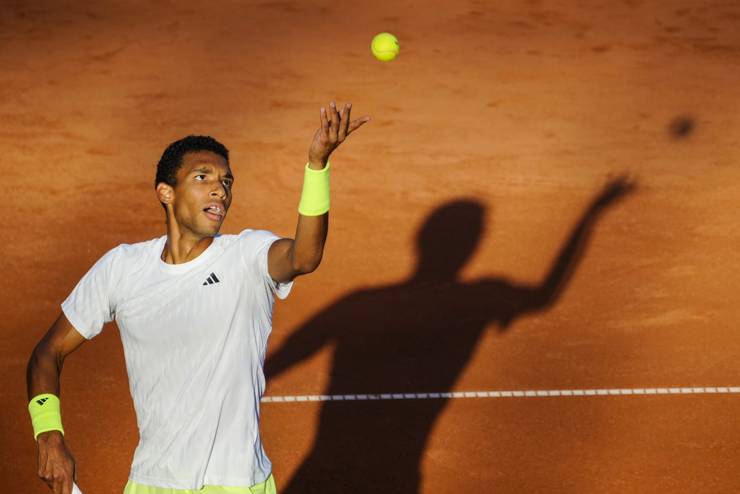 Auger-Aliassime defeats Altmaier