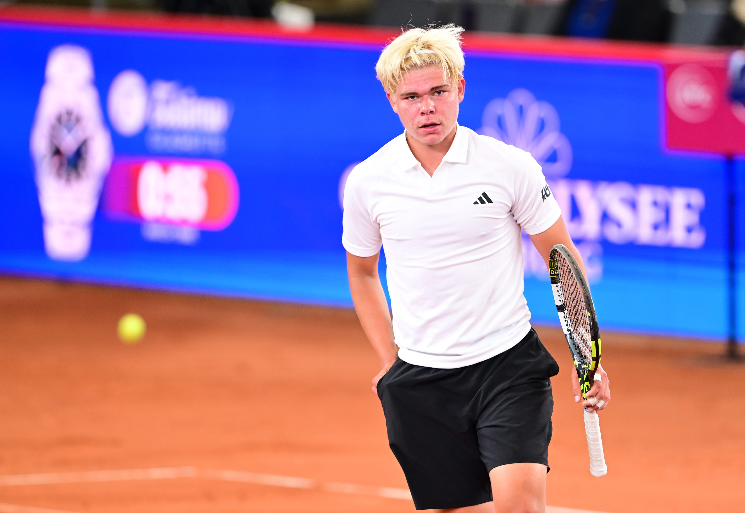 Dedura eliminated after strong showing – Cerúndolo progresses with confidence